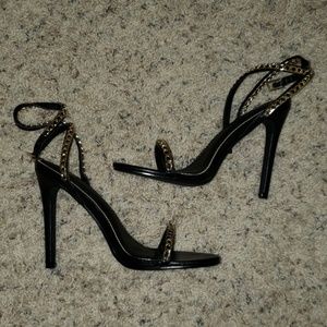 Windsor mikhail chain heels